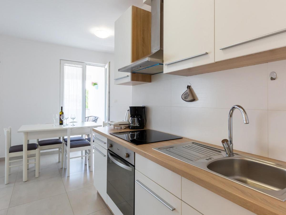 Amoroso Apartment 200M From Sea โปเรช ภายนอก รูปภาพ