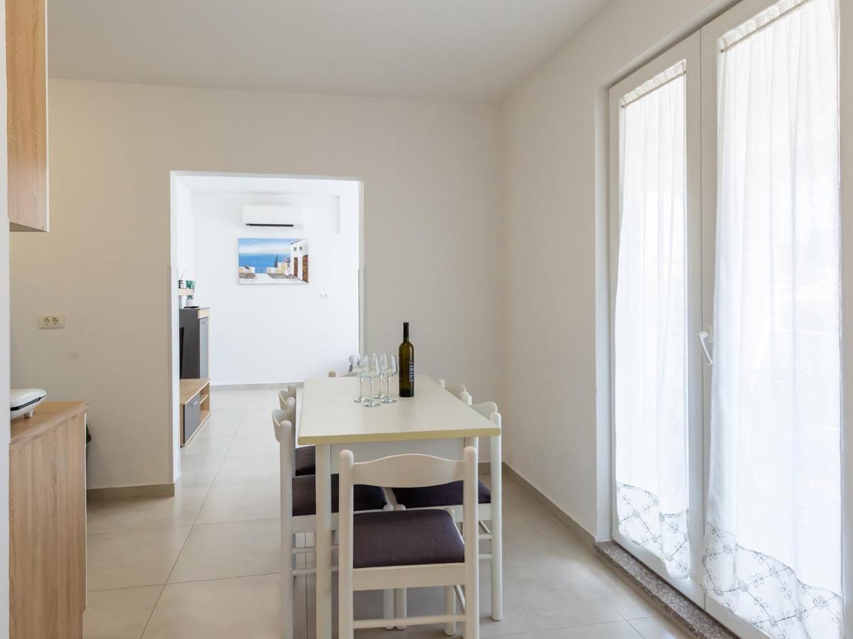 Amoroso Apartment 200M From Sea โปเรช ภายนอก รูปภาพ