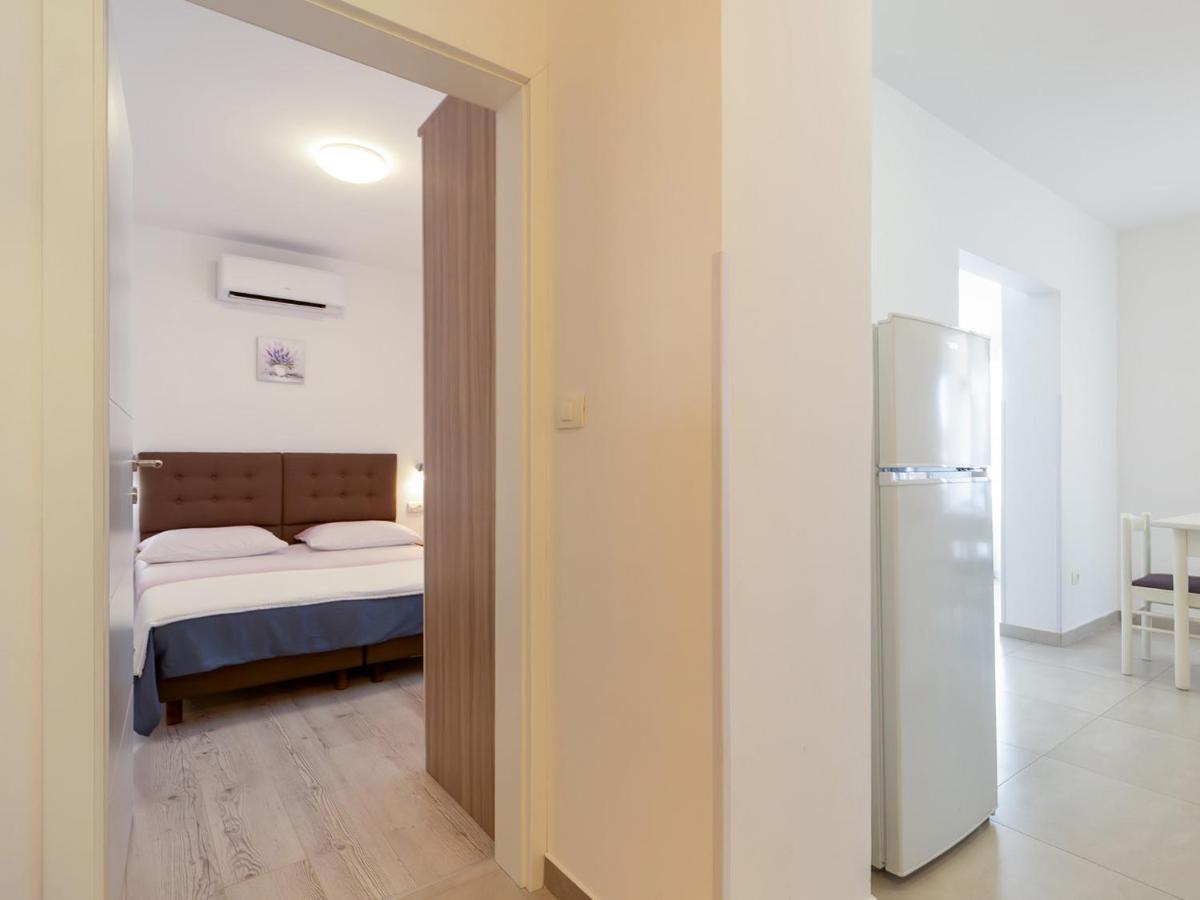 Amoroso Apartment 200M From Sea โปเรช ภายนอก รูปภาพ