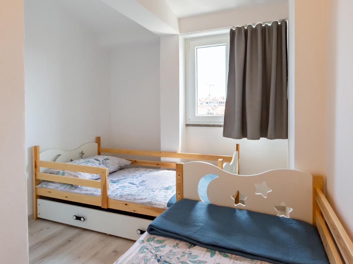 Amoroso Apartment 200M From Sea โปเรช ภายนอก รูปภาพ