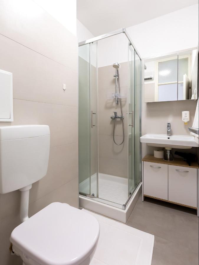 Amoroso Apartment 200M From Sea โปเรช ภายนอก รูปภาพ