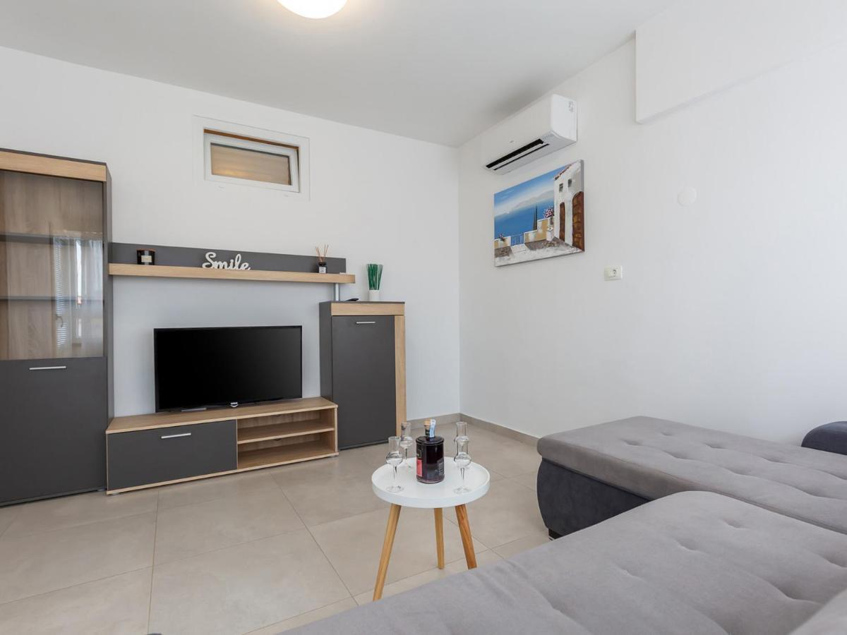Amoroso Apartment 200M From Sea โปเรช ภายนอก รูปภาพ